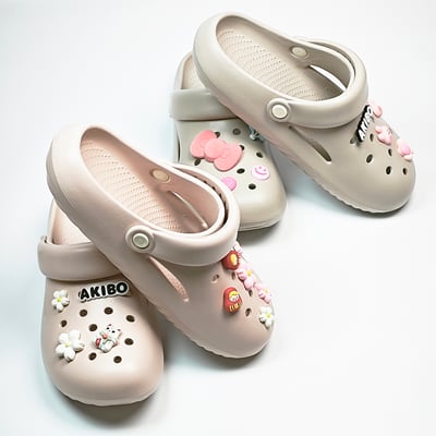 【買1送1】AKIBO泡芙洞洞鞋-櫻花粉(女款、雲朵感、輕量、兩穿、防水) / 內附AKIBO品牌鞋扣1個。現在買再送鞋扣組(不挑款)20