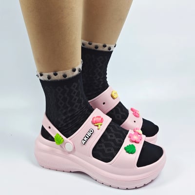 【買1送1】AKIBO千層洞洞鞋-櫻花粉(女款、耐走、兩穿、防水) / 內附AKIBO品牌鞋扣1個。現在買再送鞋扣組(不挑款)3