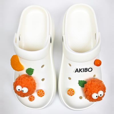 【買1送1】AKIBO極簡厚底洞洞鞋-牛奶白(女款、寬楦、耐走、兩穿、防水)/ 內附AKIBO品牌鞋扣1個。現在買再送鞋扣組(不挑款)1