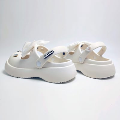【買1送1】AKIBO瑪莉珍洞洞鞋-牛奶白(女款、4.5公分厚底增高、雲朵感、輕量、兩穿、防水)  / 內附AKIBO品牌鞋扣1個。現在買再送鞋扣組(不挑款)5