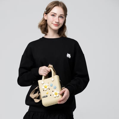 【買1送1】AKIBO吐司包-奶茶(創意點點洞洞包。中性款、輕量、防水) / 內附AKIBO品牌鞋扣1個。現在買再送鞋扣組(不挑款)