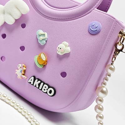 【買1送1】AKIBO滿月包-薰衣紫/優雅珍珠背帶 (肩背手提洞洞包。中性款、輕量、防水) / 內附AKIBO品牌鞋扣1個。現在買再送鞋扣組(不挑款)4