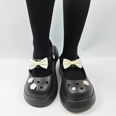 【買1送1】AKIBO瑪莉珍洞洞鞋-經典黑(女款、4.5公分厚底增高、雲朵感、輕量、兩穿、防水) / 內附AKIBO品牌鞋。現在買再送鞋扣組(不挑款)扣1個9