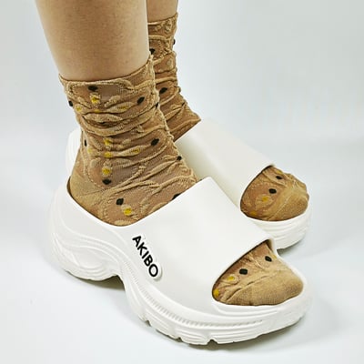 【買1送1】AKIBO韓系動感厚底涼鞋-牛奶白(女款、5公分厚底增高、輕量、防水) / 內附AKIBO品牌鞋扣1個。現在買再送鞋扣組(不挑款)12