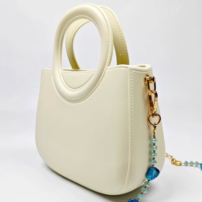 【買1送1】AKIBO滿月包-牛奶白/手工編織花朵背帶(肩背手提洞洞包。中性款、輕量、防水) / 內附AKIBO品牌鞋扣1個。現在買再送鞋扣組(不挑款)7