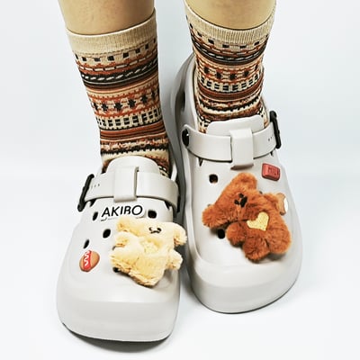 【買1送1】AKIBO全方位機能洞洞鞋-質感灰(中性款、雲朵感、輕量、防水) / 內附AKIBO品牌鞋扣1個。現在買再送鞋扣組(不挑款)6