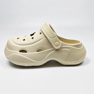 【買1送1】AKIBO波浪厚底洞洞鞋-奶油白(女款、6公分厚底增高、輕量、兩穿、防水) / 內附AKIBO品牌鞋扣1個。現在買再送鞋扣組(不挑款)15