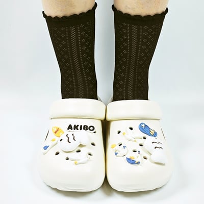 【買1送1】AKIBO泡芙洞洞鞋-牛奶白(女款、雲朵感、輕量、兩穿、防水) / 內附AKIBO品牌鞋扣1個。現在買再送鞋扣組(不挑款)9