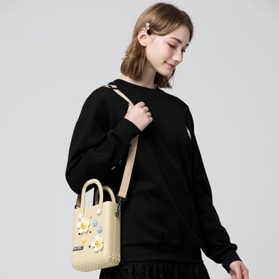 【買1送1】AKIBO吐司包-奶茶(創意點點洞洞包。中性款、輕量、防水) / 內附AKIBO品牌鞋扣1個。現在買再送鞋扣組(不挑款)