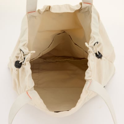 Angelia&Pets輕防撥水側肩包-淺卡其11