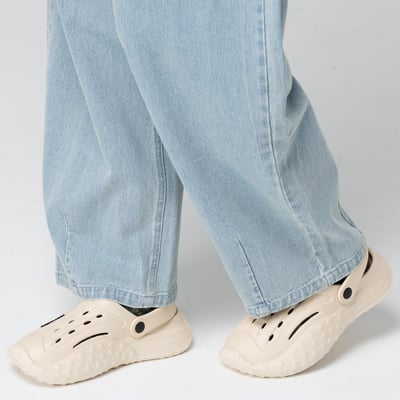 【買1送1】AKIBO戶外機能洞洞鞋-奶茶(中性款、寬楦、雲朵感、輕量、兩穿、防水) / 內附AKIBO品牌鞋扣1個。現在買再送鞋扣組(不挑款)9