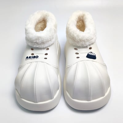 【買1送1】AKIBO毛毛洞洞短靴-牛奶白(女款、4公分厚底增高、雲朵感、輕量、保暖) / 內附AKIBO品牌鞋扣2個。現在買再送鞋扣組(不挑款)8