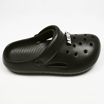 【買1送1】AKIBO泡芙洞洞鞋-經典黑(女款、雲朵感、輕量、兩穿、防水) / 內附AKIBO品牌鞋扣1個。現在買再送鞋扣組(不挑款)15