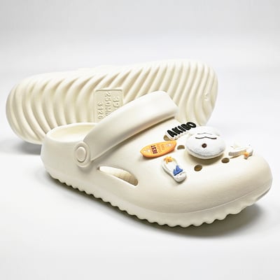 【買1送1】AKIBO泡芙洞洞鞋-牛奶白(女款、雲朵感、輕量、兩穿、防水) / 內附AKIBO品牌鞋扣1個。現在買再送鞋扣組(不挑款)7