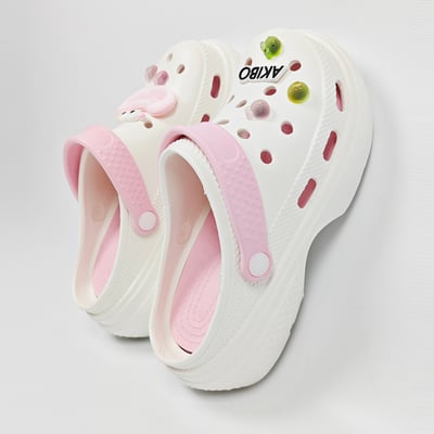 【買1送1】AKIBO點點厚底洞洞鞋-牛奶白(女款、5公分厚底增高、寬楦、雲朵感、輕量、兩穿、防水) / 內附AKIBO品牌鞋扣1個。現在買再送鞋扣組(不挑款)4