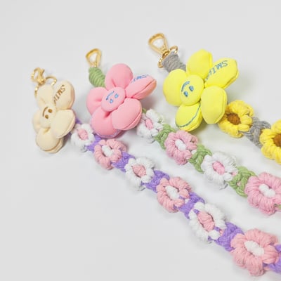 AKIBO手工編織花朵包包手機掛繩-薰衣紫(女款、編織) / 內附AKIBO品牌手機掛片1個8