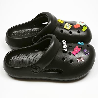 【買1送1】AKIBO泡芙洞洞鞋-經典黑(女款、雲朵感、輕量、兩穿、防水) / 內附AKIBO品牌鞋扣1個。現在買再送鞋扣組(不挑款)4