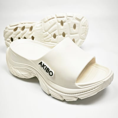 【買1送1】AKIBO韓系動感厚底涼鞋-牛奶白(女款、5公分厚底增高、輕量、防水) / 內附AKIBO品牌鞋扣1個。現在買再送鞋扣組(不挑款)6