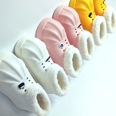 【買1送1】AKIBO毛毛洞洞短靴-櫻花粉(女款、4公分厚底增高、雲朵感、輕量、保暖) / 內附AKIBO品牌鞋扣2個。現在買再送鞋扣組(不挑款)18