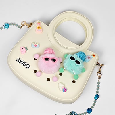 【買1送1】AKIBO滿月包-牛奶白/森系琉璃背帶(肩背手提洞洞包。中性款、輕量、防水) / 內附AKIBO品牌鞋扣1個。現在買再送鞋扣組(不挑款)5