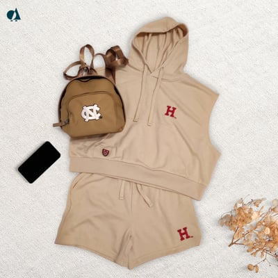 NCAA北卡羅來納大學UNC經典Logo小後背包-卡其10