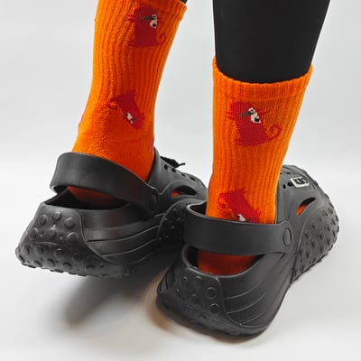 【買1送1】AKIBO戶外機能洞洞鞋-經典黑(中性款、寬楦、雲朵感、輕量、兩穿、防水) / 內附AKIBO品牌鞋扣1個。現在買再送鞋扣組(不挑款)11