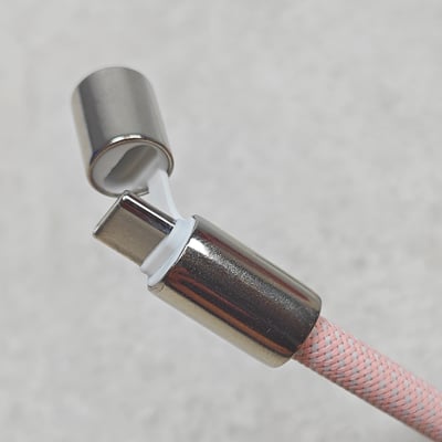 AKIBO時尚充電手機掛繩-櫻花粉(中性款、快充、可調節、耐磨、耐重、TYPE-C to TYPE-C) / 內附AKIBO品牌手機掛片1個7