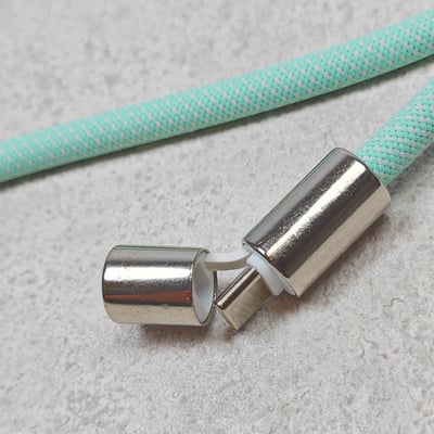 AKIBO時尚充電手機掛繩-蘋果綠(中性款、快充、可調節、耐磨、耐重、TYPE-C to TYPE-C) / 內附AKIBO品牌手機掛片1個6