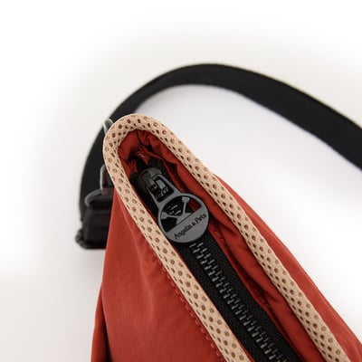 Angelia&Pets輕防撥水側肩包-深橘8