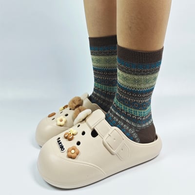 【買1送1】AKIBO布丁洞洞鞋-奶油白(女款、寬楦、雲朵感、輕量、耐走、防水) / 內附AKIBO品牌鞋扣1個。現在買再送鞋扣組(不挑款)12