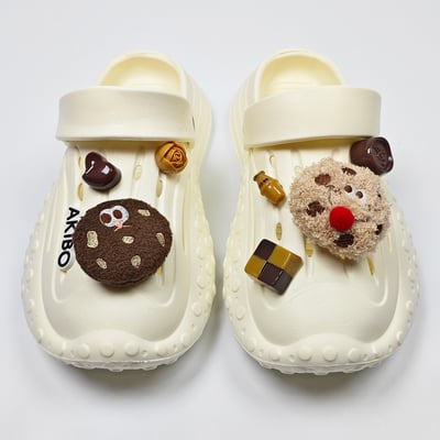 【買1送1】AKIBO戶外機能洞洞鞋-牛奶白(中性款、寬楦、雲朵感、輕量、兩穿、防水) / 內附AKIBO品牌鞋扣1個。現在買再送鞋扣組(不挑款)3