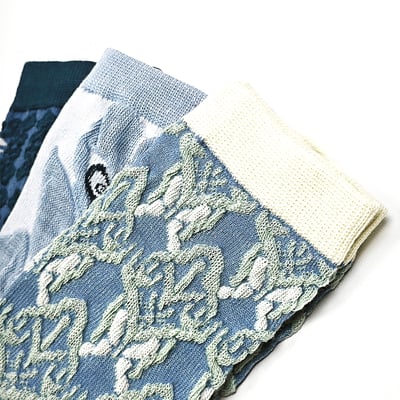 AKIBO藍調浮雕花紋中筒襪(三件組)-女款