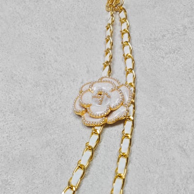 AKIBO皮革花漾包包手機掛繩-牛奶白(女款、金屬) / 內附AKIBO品牌手機掛片1個7