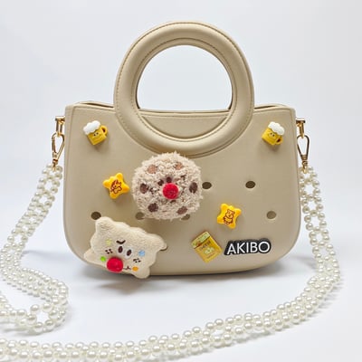 【買1送1】AKIBO滿月包-奶油白/星光珠環背帶(肩背手提洞洞包。中性款、輕量、防水) / 內附AKIBO品牌鞋扣1個。現在買再送鞋扣組(不挑款)2