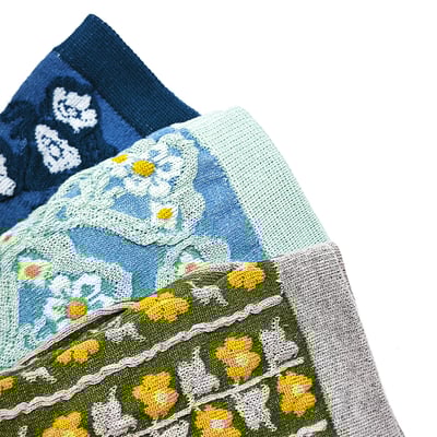 AKIBO日系碎花拼色中筒襪(三件組)-女款2