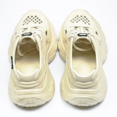 【買1送1】AKIBO輕量透氣老爹鞋-奶油白(女款、6公分厚底增高、一體成型、輕量、耐走、防水) / 內附AKIBO品牌鞋扣1個。現在買再送鞋扣組(不挑款)3