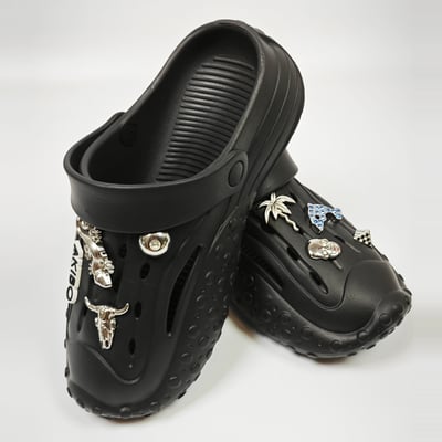 【買1送1】AKIBO戶外機能洞洞鞋-經典黑(中性款、寬楦、雲朵感、輕量、兩穿、防水) / 內附AKIBO品牌鞋扣1個。現在買再送鞋扣組(不挑款)17