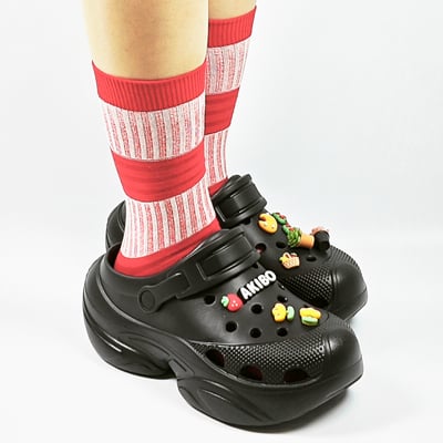 【買1送1】AKIBO搖滾老爹洞洞鞋-經典黑(女款、6公分厚底增高、輕量、兩穿、防水) / 內附AKIBO品牌鞋扣1個。現在買再送鞋扣組(不挑款)12