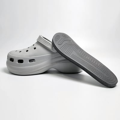 【買1送1】AKIBO厚底洞洞鞋-質感灰(女款、6公分厚底增高、寬楦、輕量、兩穿、防水) / 內附AKIBO品牌鞋扣1個。現在買再送鞋扣組(不挑款)22