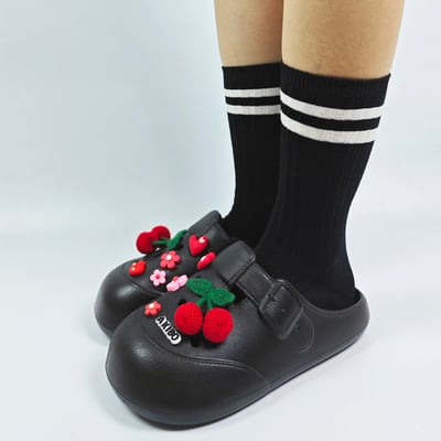 【買1送1】AKIBO布丁洞洞鞋-經典黑(女款、寬楦、雲朵感、輕量、耐走、防水) / 內附AKIBO品牌鞋扣1個。現在買再送鞋扣組(不挑款)8