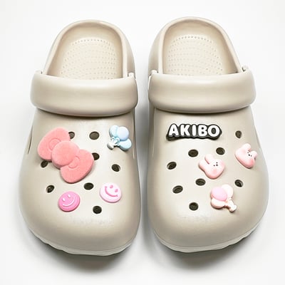 【買1送1】AKIBO泡芙洞洞鞋-質感灰(女款、雲朵感、輕量、兩穿、防水) / 內附AKIBO品牌鞋扣1個。現在買再送鞋扣組(不挑款)3