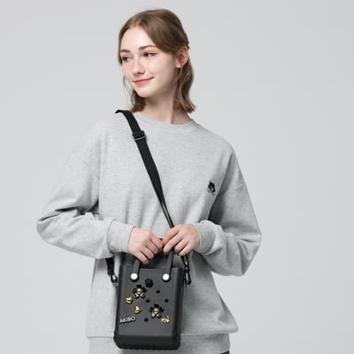 【買1送1】AKIBO吐司包-經典黑(創意點點洞洞包。中性款、輕量、防水) / 內附AKIBO品牌鞋扣1個。現在買再送鞋扣組(不挑款)