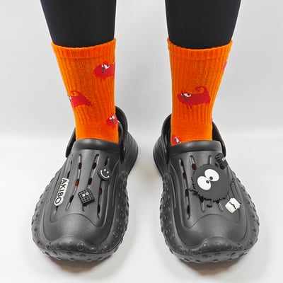 【買1送1】AKIBO戶外機能洞洞鞋-經典黑(中性款、寬楦、雲朵感、輕量、兩穿、防水) / 內附AKIBO品牌鞋扣1個。現在買再送鞋扣組(不挑款)8