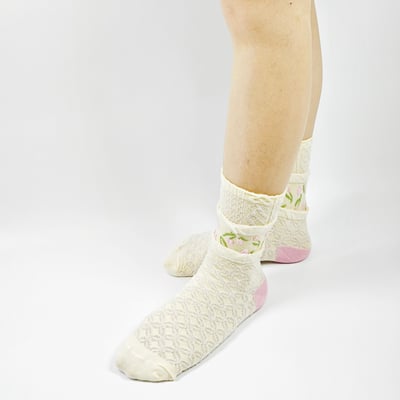 AKIBO韓系花漾中筒襪(三件組)-女款13