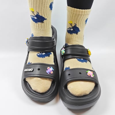 AKIBO多彩飛機款洞洞鞋扣(五件組)