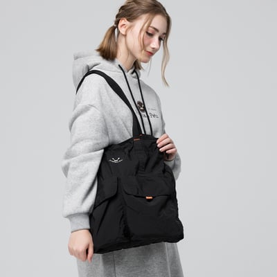 Angelia&Pets輕防撥水側肩包-黑5