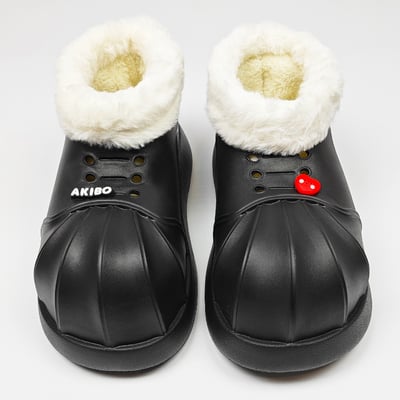 【買1送1】AKIBO毛毛洞洞短靴-經典黑(女款、4公分厚底增高、雲朵感、輕量、保暖) / 內附AKIBO品牌鞋扣2個。現在買再送鞋扣組(不挑款)2