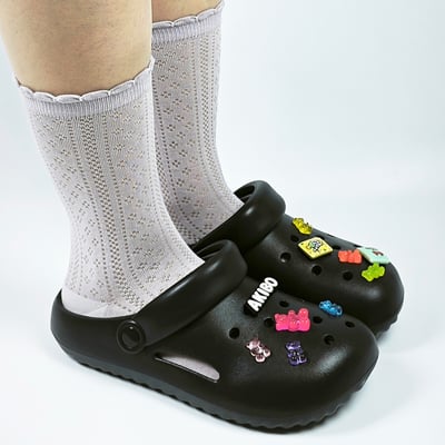 【買1送1】AKIBO泡芙洞洞鞋-經典黑(女款、雲朵感、輕量、兩穿、防水) / 內附AKIBO品牌鞋扣1個。現在買再送鞋扣組(不挑款)11