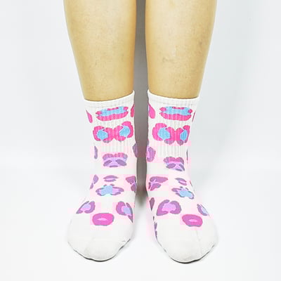 AKIBO粉漾甜心樂園中筒襪(三件組)-女款