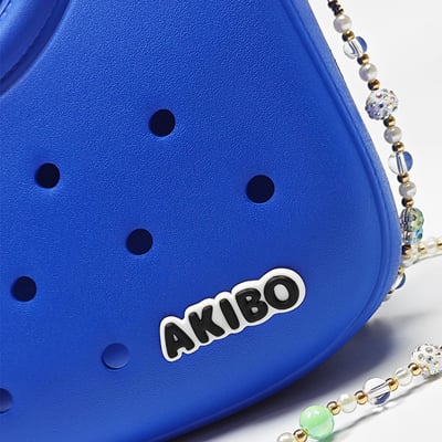 【買1送1】AKIBO滿月包-寶石藍 / 巴洛克彩珠背帶 (肩背手提洞洞包。中性款、輕量、防水) / 內附AKIBO品牌鞋扣1個。現在買再送鞋扣組(不挑款)9